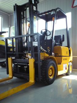 Ремонт автопогрузчика (вилочный) Kumpan 30