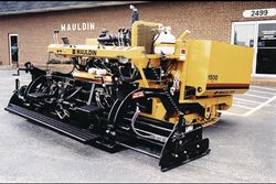 Ремонт гусеничного асфальтоукладчика MAULDIN 1500-C