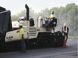 Ремонт гусеничного асфальтоукладчика Blaw-Knox PF-6110