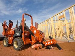 Ремонт траншеекопателя (траншейные экскаваторы и машины) Ditch Witch RT55