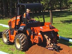 Ремонт траншеекопателя (траншейные экскаваторы и машины) Ditch Witch RT95