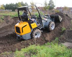 Ремонт фронтального мини-погрузчика GiANT V452 T X-tra