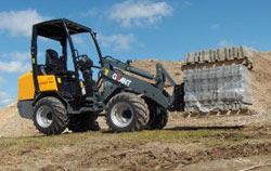 Ремонт фронтального мини-погрузчика GiANT V452 T X-tra HD