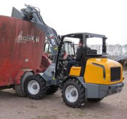 Ремонт фронтального мини-погрузчика GiANT V4502 T