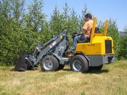 Ремонт фронтального мини-погрузчика GiANT D242 S