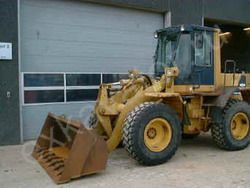 Ремонт фронтального погрузчика (колесные) Komatsu WA120-3