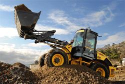 Ремонт фронтального мини-погрузчика New Holland W80BTC