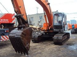 Запчасти для гусеничного экскаватора Hitachi EX200-2