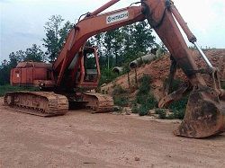 Запчасти для гусеничного экскаватора Hitachi UH083LC