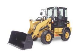 Ремонт фронтального мини-погрузчика Caterpillar 904H