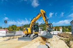 Запчасти для гусеничного экскаватора Liebherr R 914 Compact Litronic