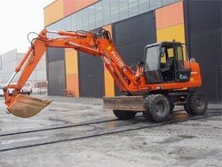 Запчасти для колесного экскаватора Hitachi FH115W