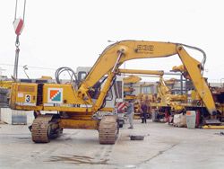 Запчасти для гусеничного экскаватора Liebherr R 932 Litronic