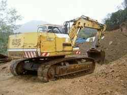 Запчасти для гусеничного экскаватора Liebherr R 932 HD